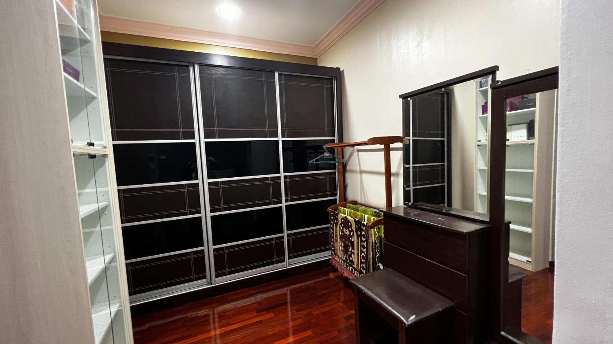 Yb Guest House 4 Bilik 5 Katil Chukai Экстерьер фото