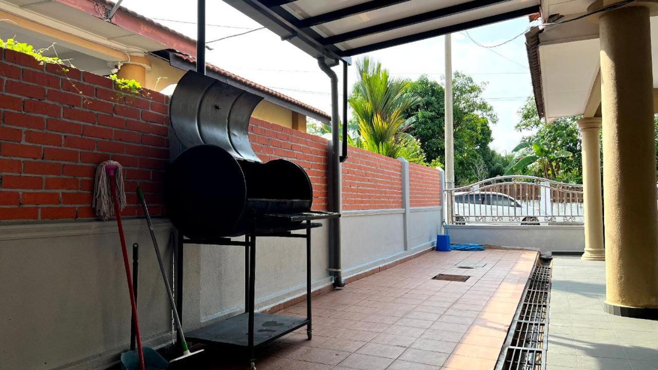 Yb Guest House 4 Bilik 5 Katil Chukai Экстерьер фото