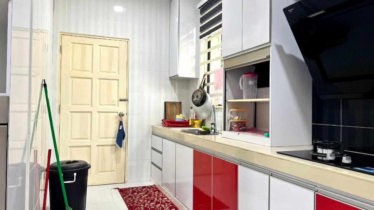 Yb Guest House 4 Bilik 5 Katil Chukai Экстерьер фото